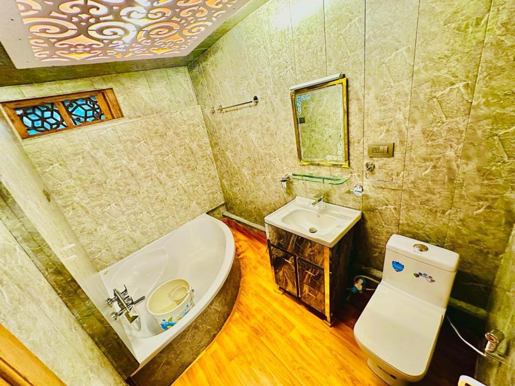 New Zealand Group Of Houseboats Hotel Srinagar  Bagian luar foto