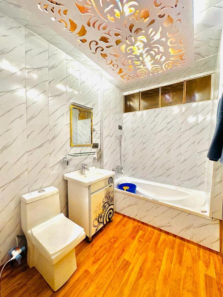 New Zealand Group Of Houseboats Hotel Srinagar  Bagian luar foto